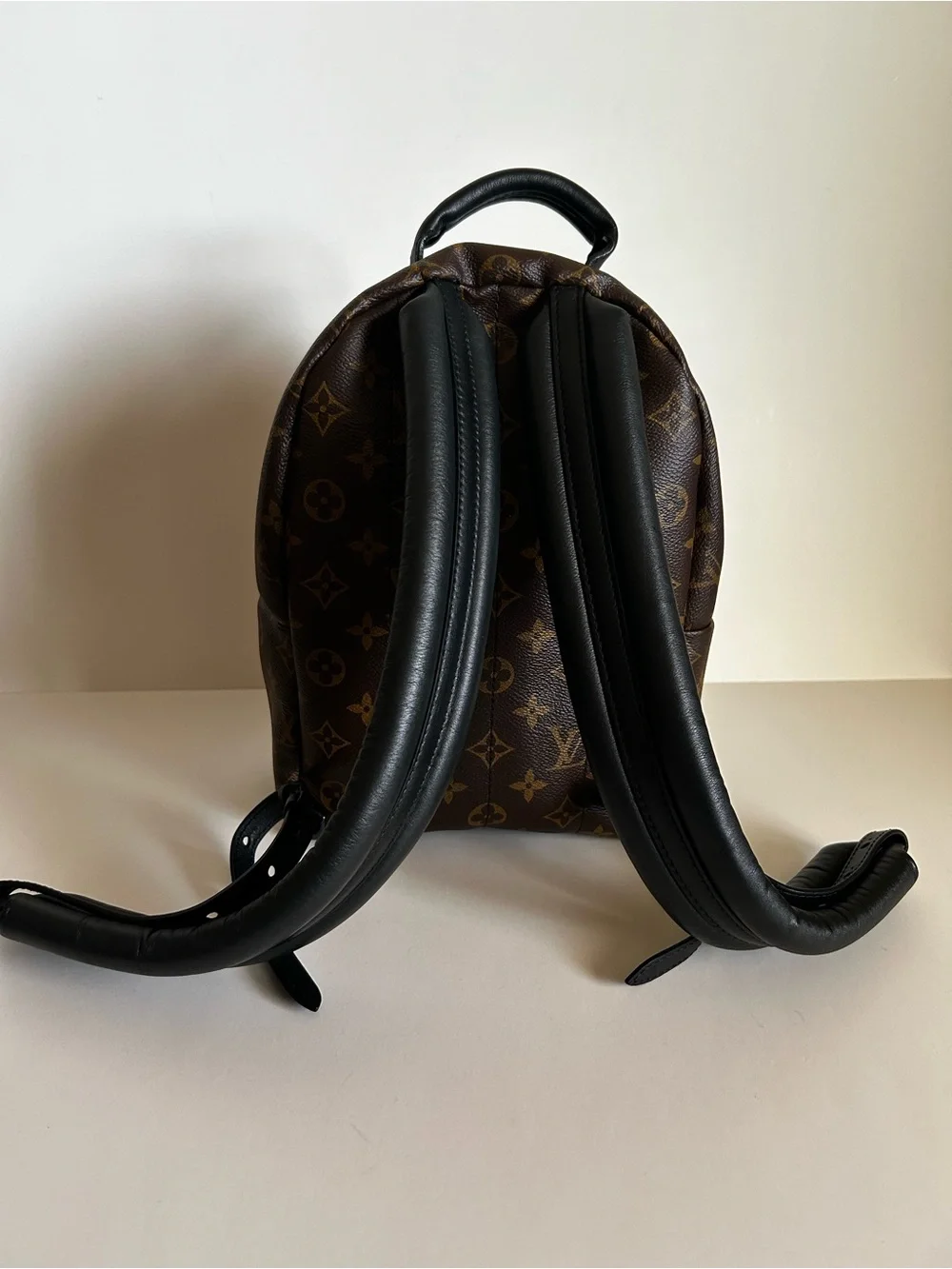 Louis Vuitton compact louis